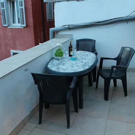 Apartment Da Leona Old City